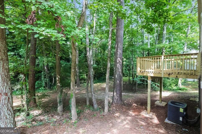 Building Photo - 694 Stoneside Dr
