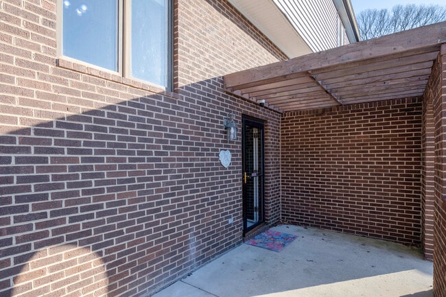 Building Photo - 770 Trenton Ave