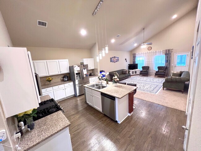 Building Photo - 11004 Cain Harvest Dr