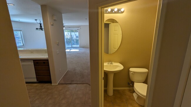 Building Photo - Large condo available for rent