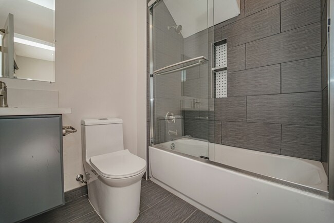 Building Photo - 4532 St Charles Pl