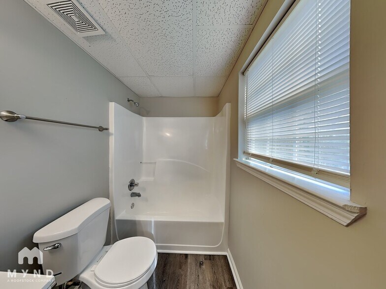 Building Photo - 1016 Bridle Creek Dr