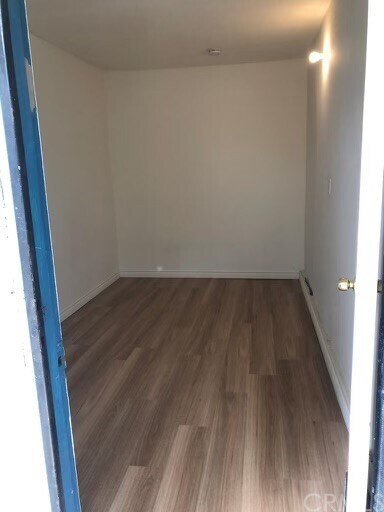 Building Photo - 896 W Commercial St