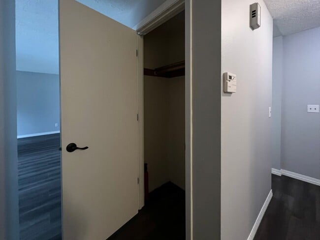 Building Photo - Charming 3-Bed, 2-Bath Retreat!