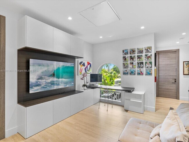 Building Photo - 3753 NE 214th St