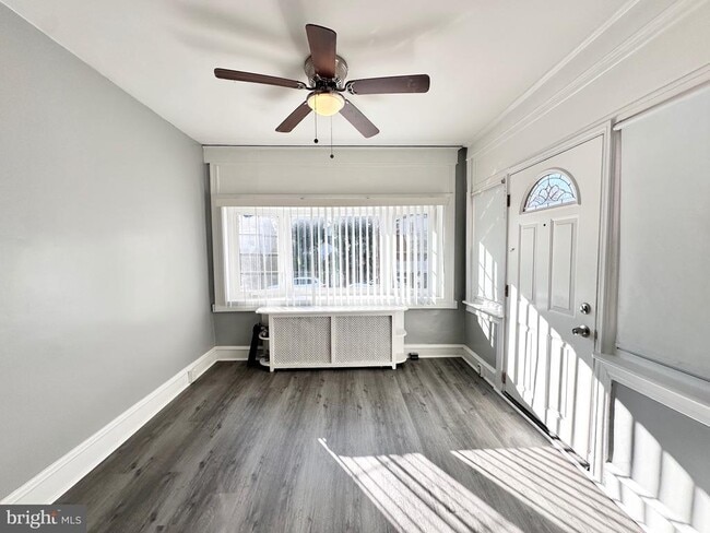 Building Photo - 219 Longshore Ave