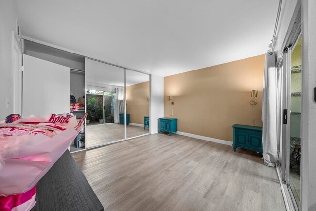 Building Photo - 1611 Hotel Cir S