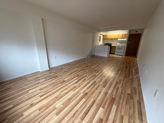 Building Photo - 333 Grand Ave