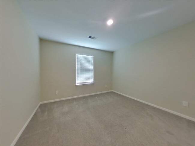 Building Photo - 100 Comanche Plains Rd