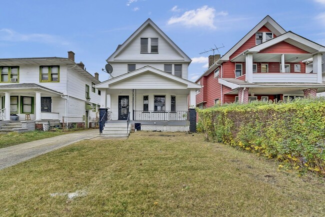 Primary Photo - 1486 E 134th St