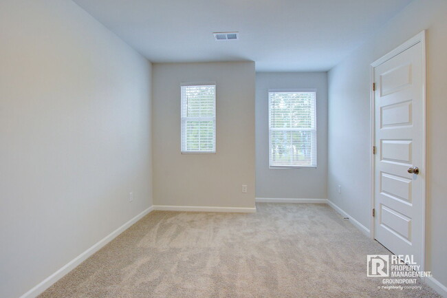 Building Photo - 169 Fern Brg Dr