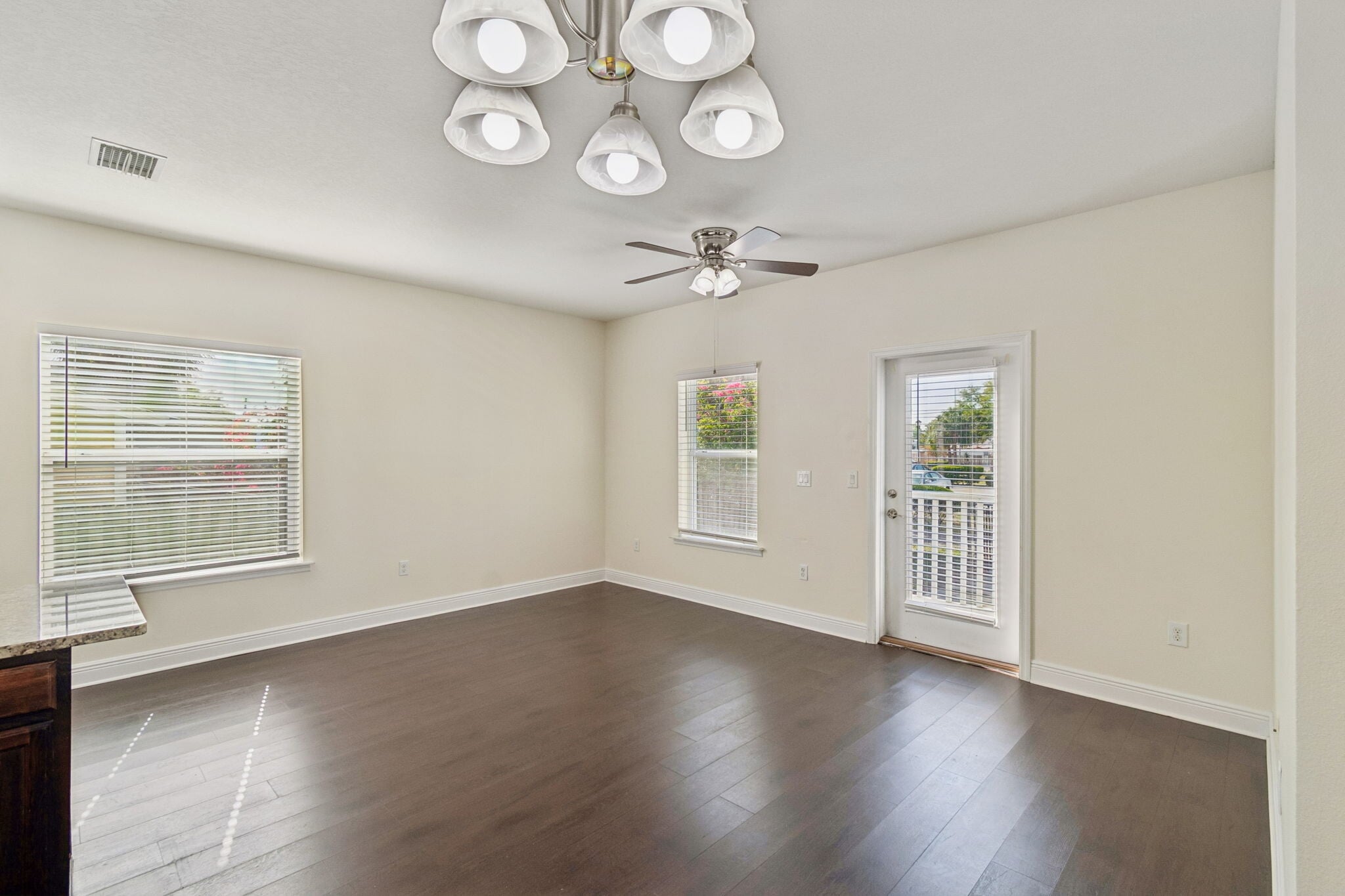 Building Photo - 2322 W Chestnut St