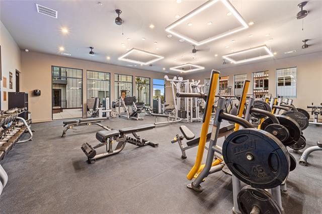 Building Photo - 1900 S Ervay St