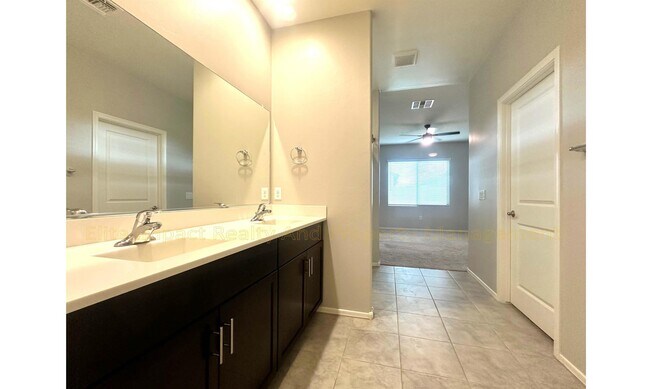 Building Photo - 6662 E Via Pampas Morenas