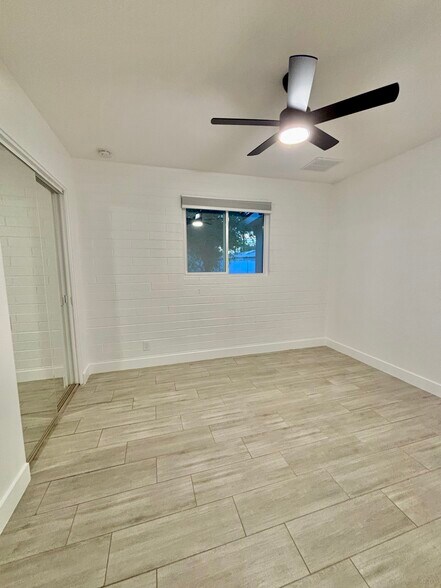 Building Photo - 6059 N 22nd Ave