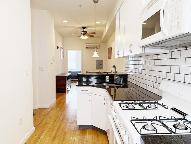 Building Photo - 358 3rd St