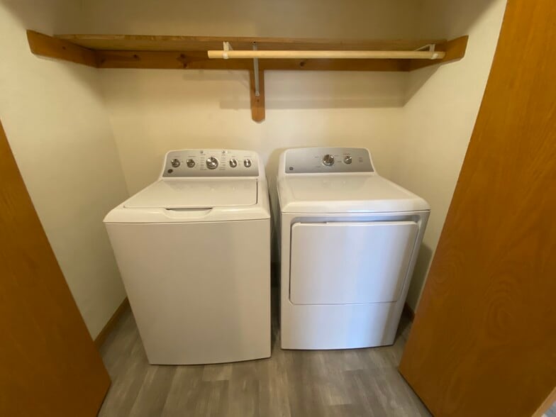 Building Photo - 523 Trail Side Dr