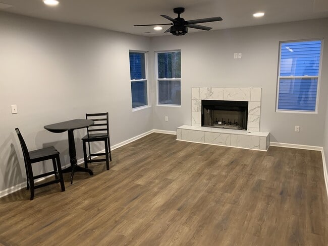 Building Photo - 924 Chapman Cir