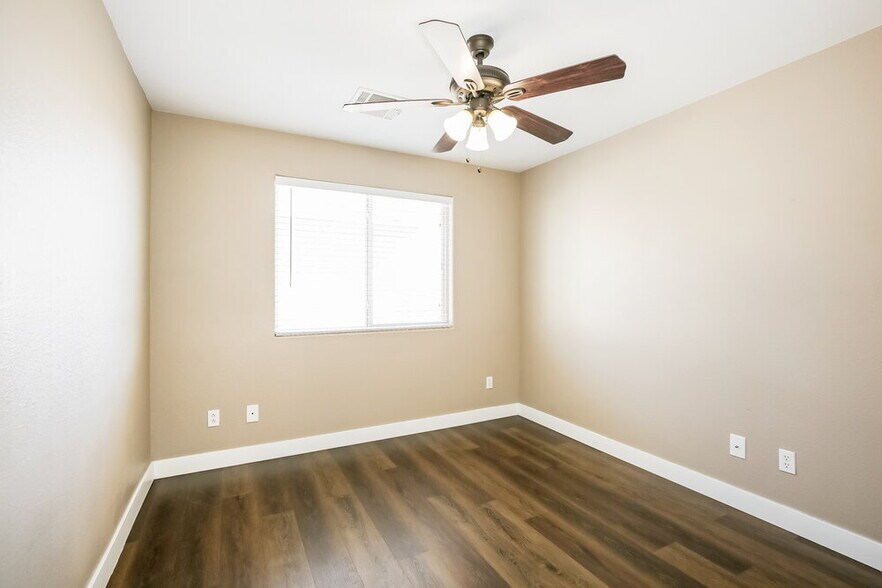 Building Photo - 8225 W Wildwood Glen Dr