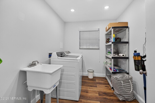 Building Photo - 374 Orchis Rd