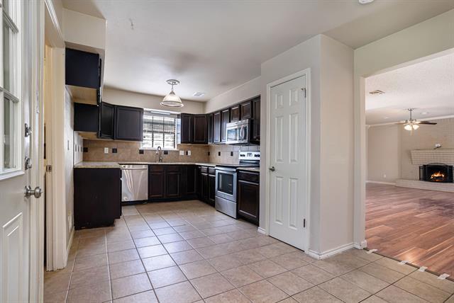Building Photo - 3420 Jonquil Ln