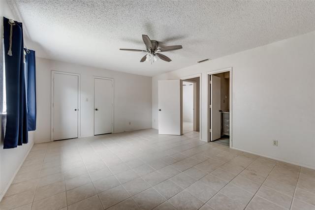 Building Photo - 411 S Las Vegas Trail