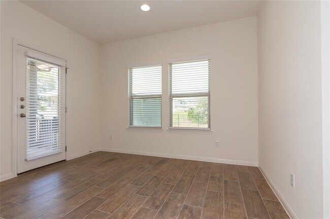 Building Photo - 1732 Lakota Ln