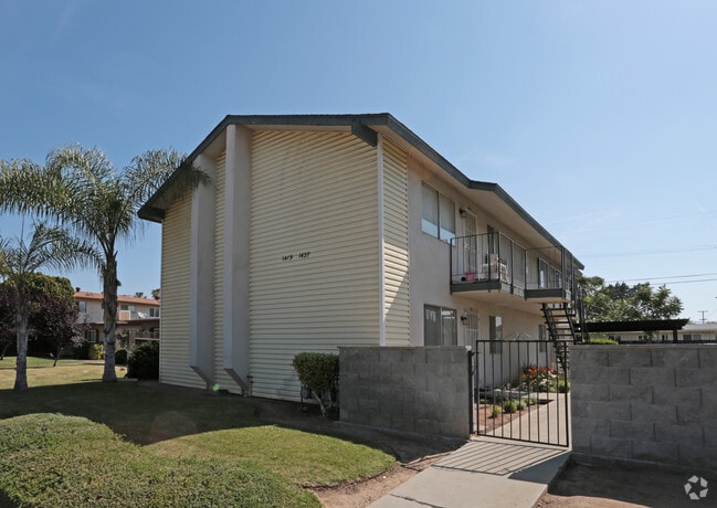 Building Photo - 1419-1427 Minnewawa Ave