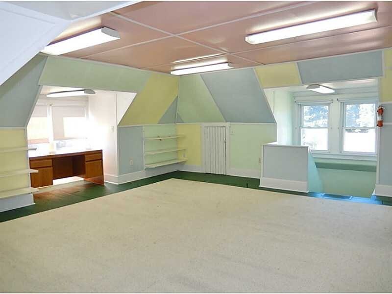 Building Photo - 329 E Grandview Ave