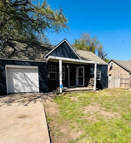 Primary Photo - 1037 SW Binkley St