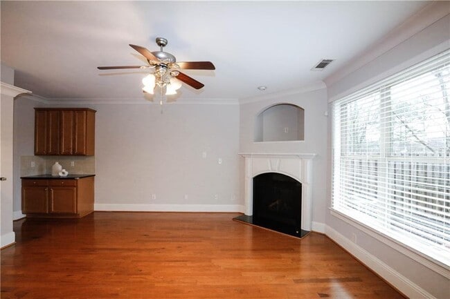 Building Photo - 3528 Pecos Ln