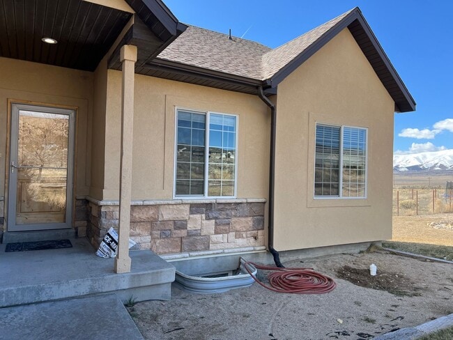 Building Photo - Beautiful Stockton Home with Stunning Moun...