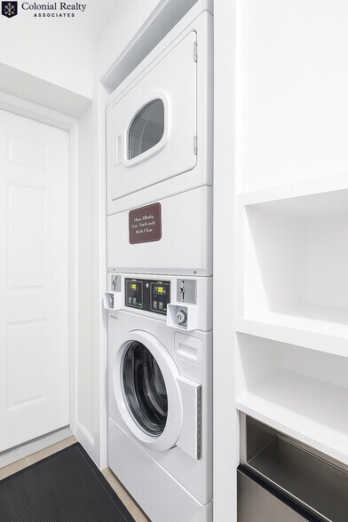 Building Photo - 73 Thatcher St