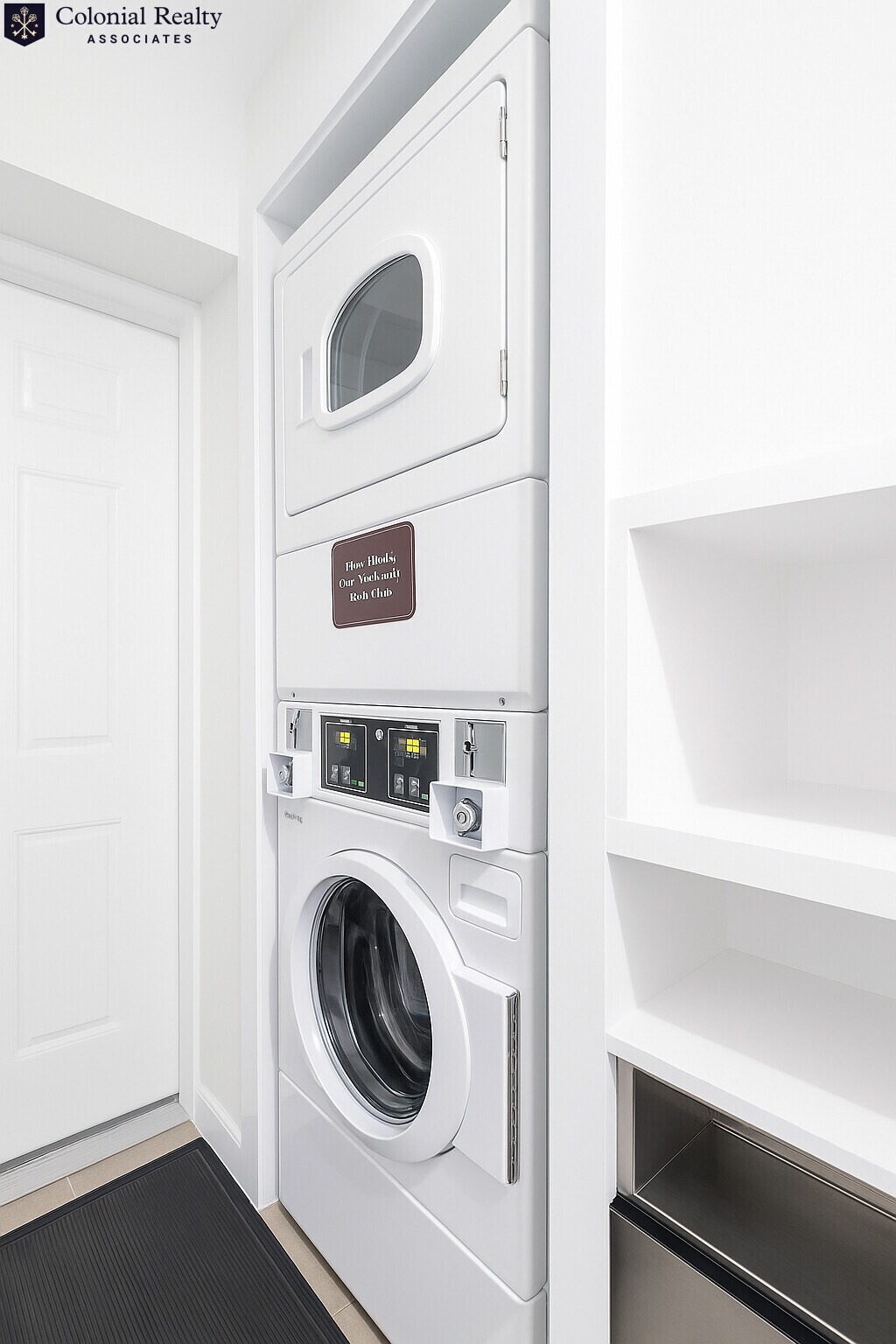 Building Photo - 73 Thatcher St