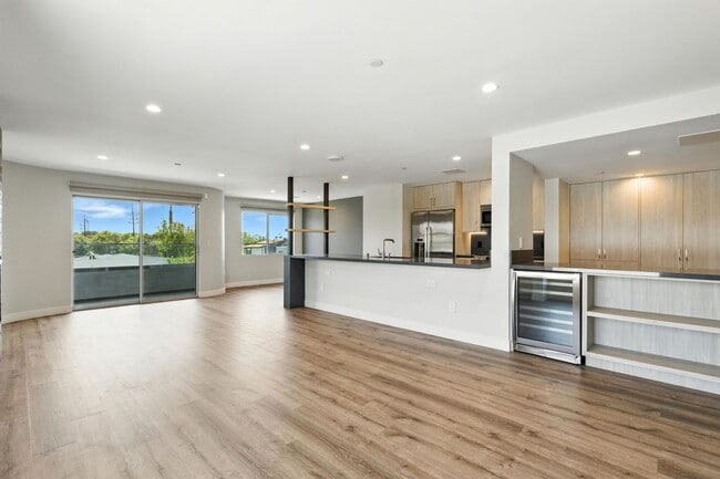 Building Photo - 10951 W Pico Blvd