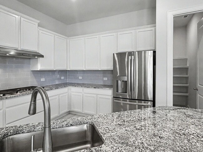 Building Photo - Modern Elegance in Cibolo Canyons | 4 Bed | 3.5 Bath | 3-Car Tandem Garage