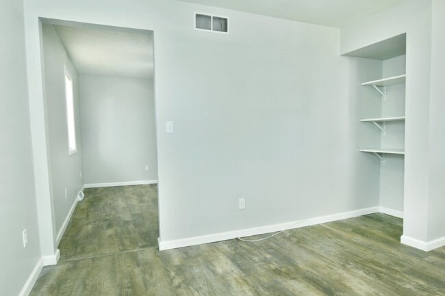 Building Photo - 226-228 W Park Ave