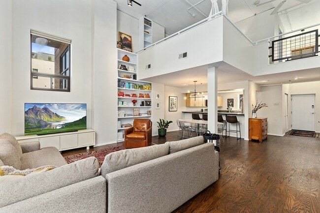 Building Photo - 930 Acoma St