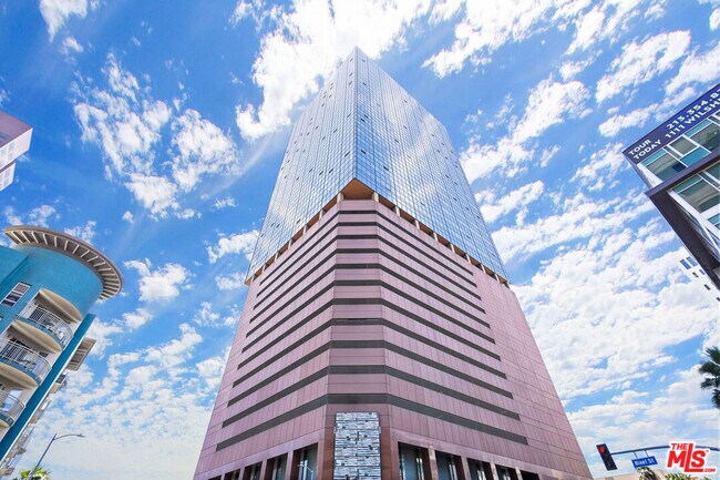 Building Photo - 1100 Wilshire Blvd