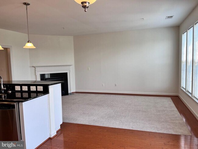 Building Photo - 5605 Harrington Falls Ln