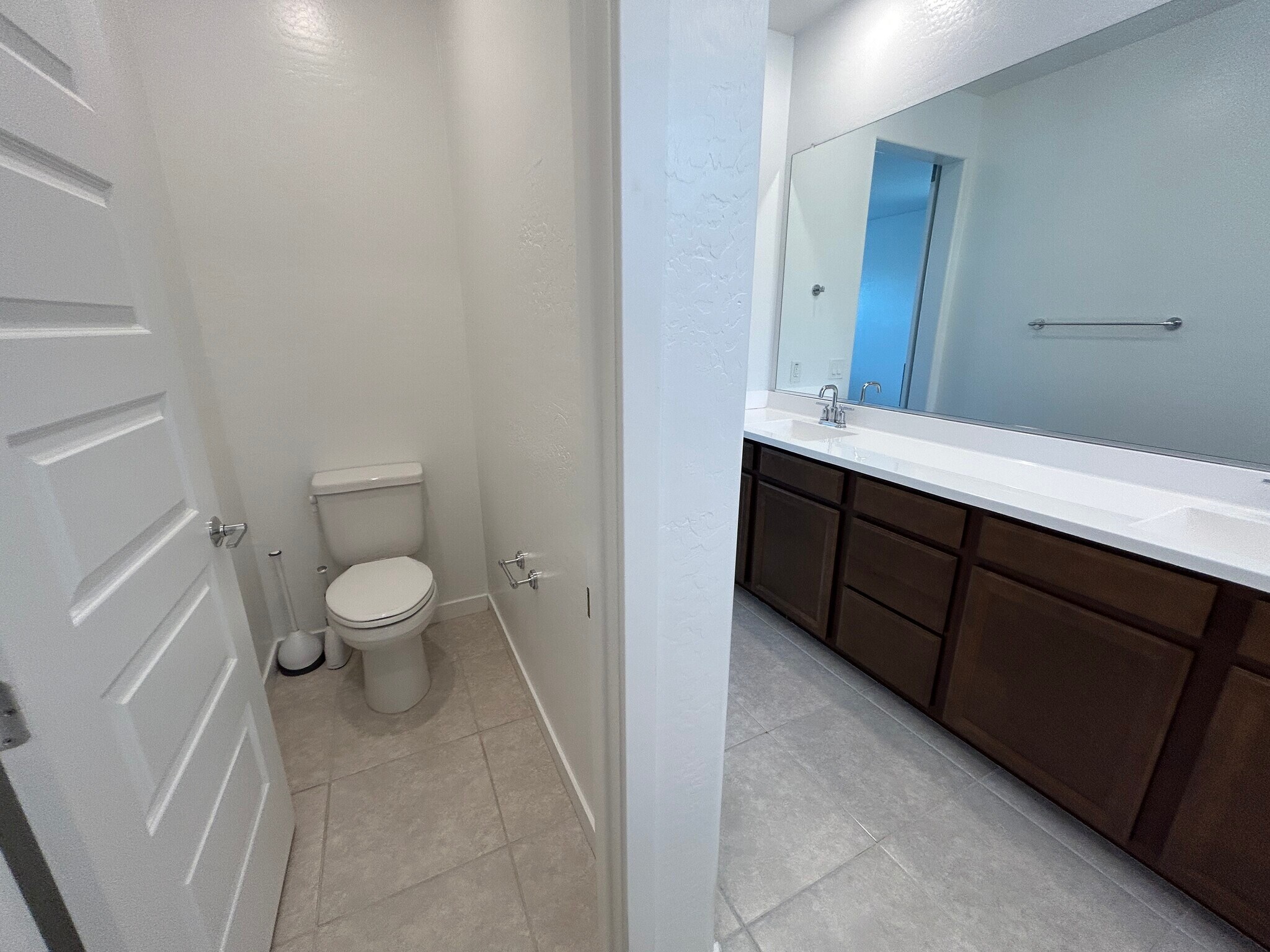 Building Photo - 1168 E Sabino Dr