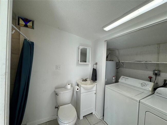 Building Photo - 302 W Wall St