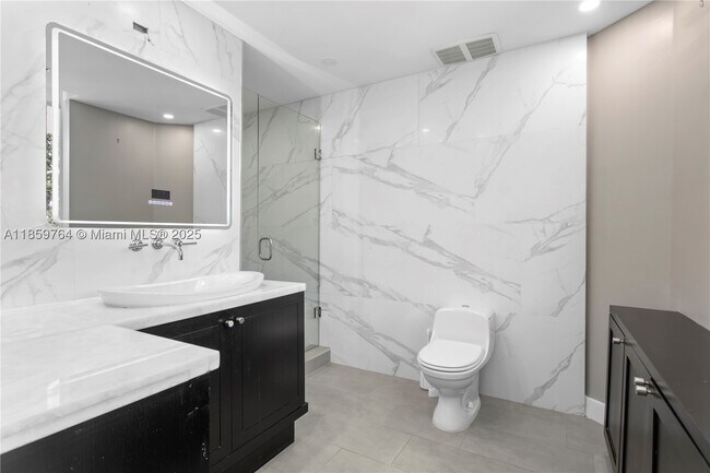 Building Photo - 1428 West Dr