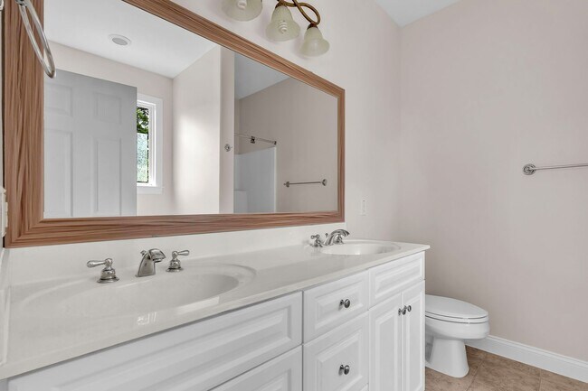 Building Photo - 210 Raven Ridge Ct