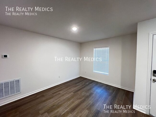 Building Photo - 3530 E Glenn St