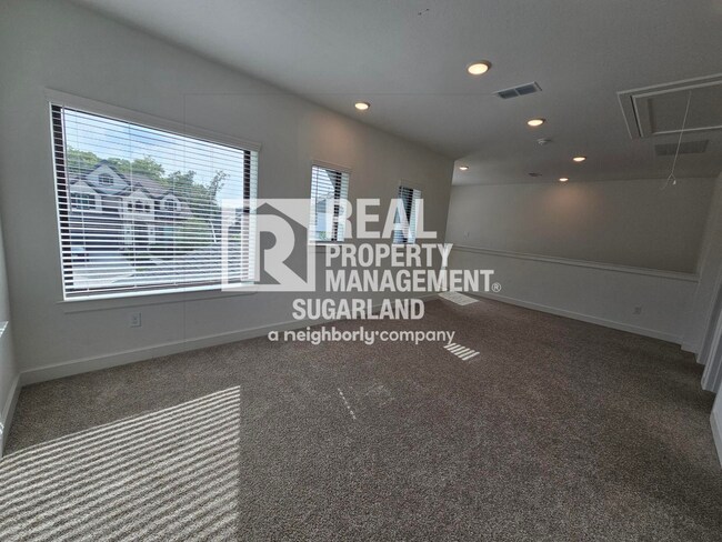Building Photo - Move-In Ready Home in Sienna with Resort Amenities
