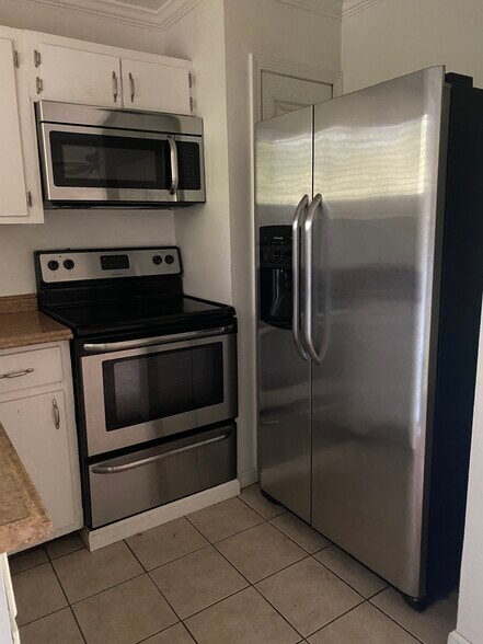 Building Photo - 412 Cedar Grove Ave