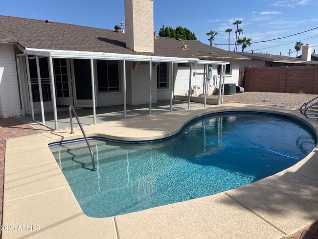 Building Photo - 8637 E El Charro Ln