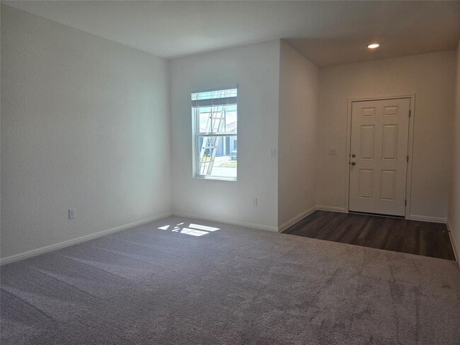 Building Photo - 121 Blazilmar Ln