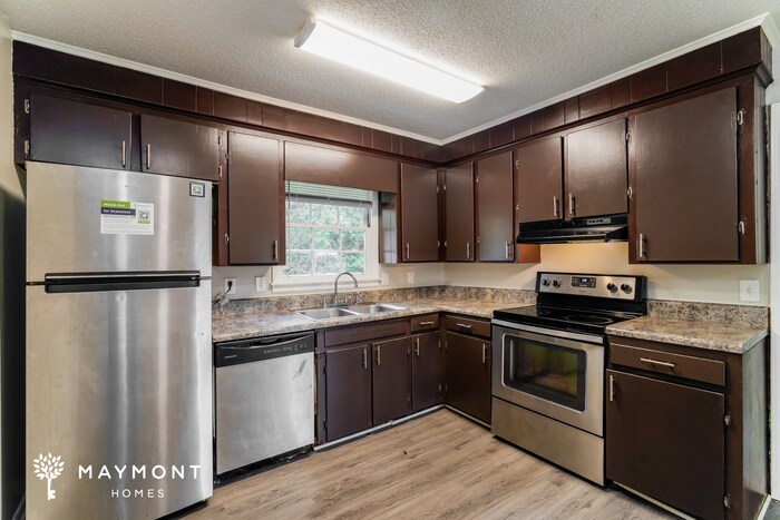 Building Photo - 2324 Old Field Rd